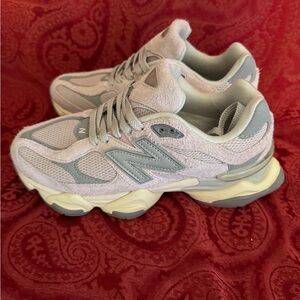New Balance Women's Cream and Gray Sneakers